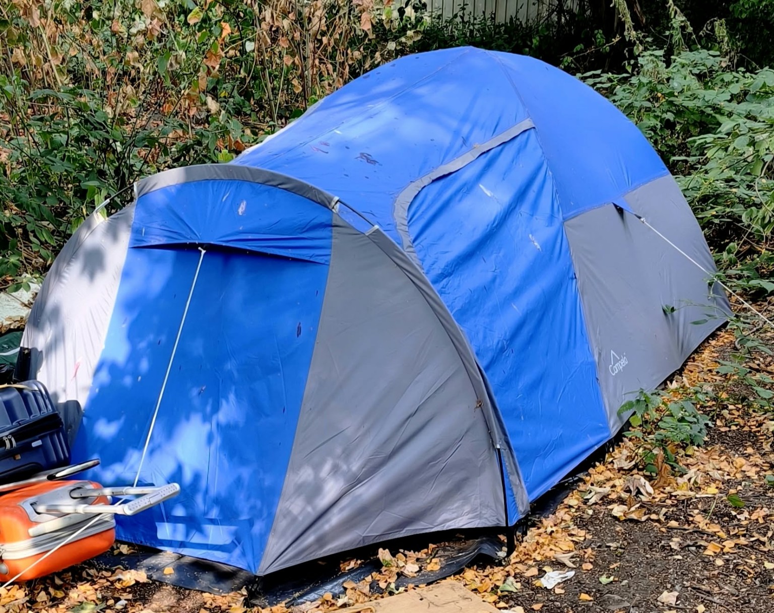 Zelt als Unterstützung für obdachlose Menschen
